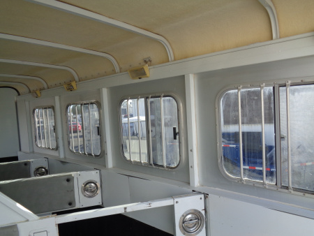 Used 2002 Circle J * Mirage 4H GN * 4 Horse Gooseneck Horse Trailer