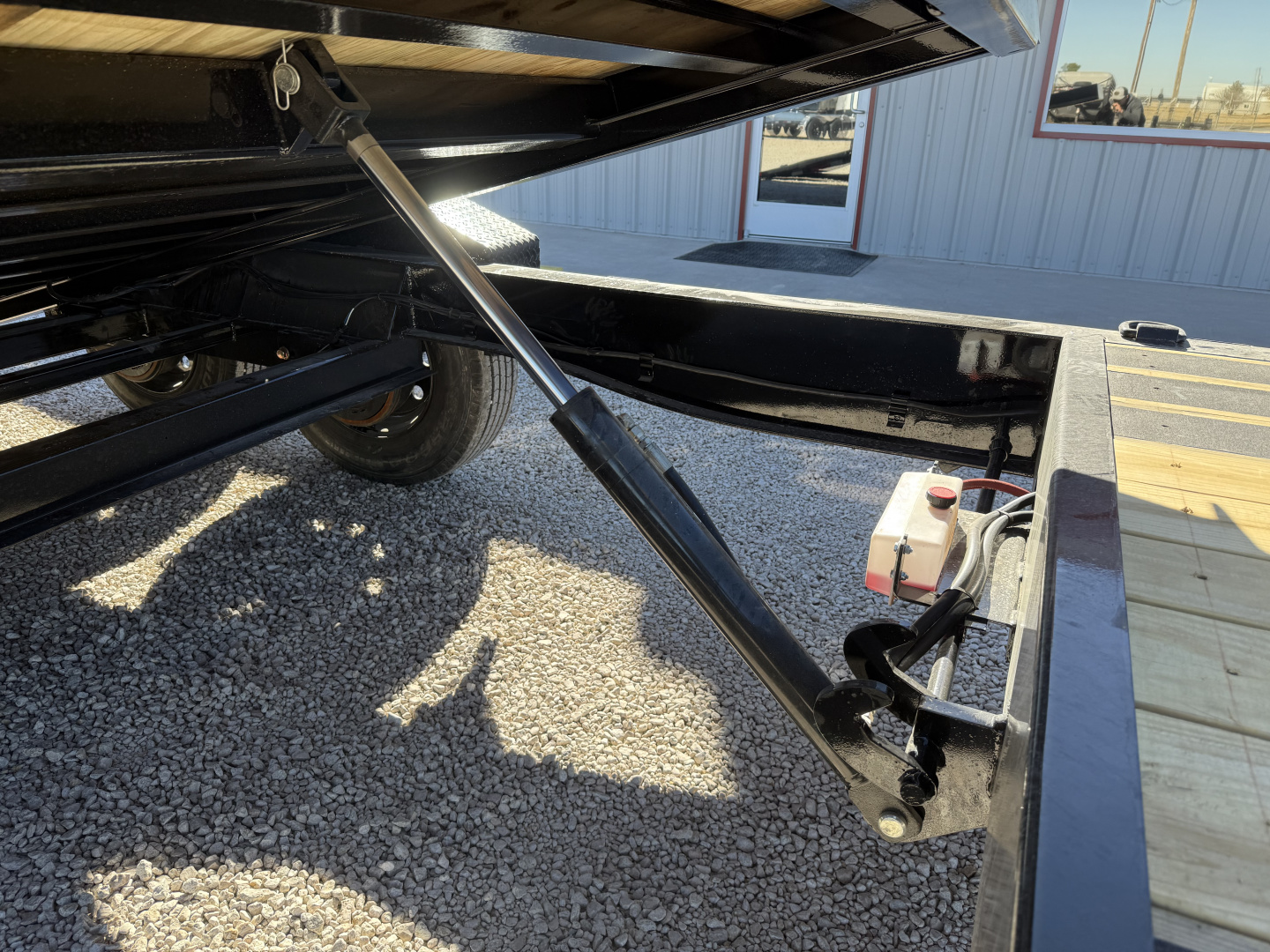 New 2026 Diamond C 82"x22' BP Hydraulically Dampened Tilt - HDT210 Pacesetter Edition