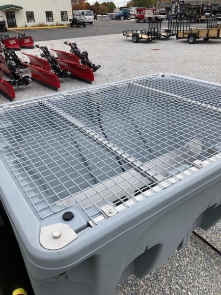 New 2023 Hilltip 3400AM Salt Spreader