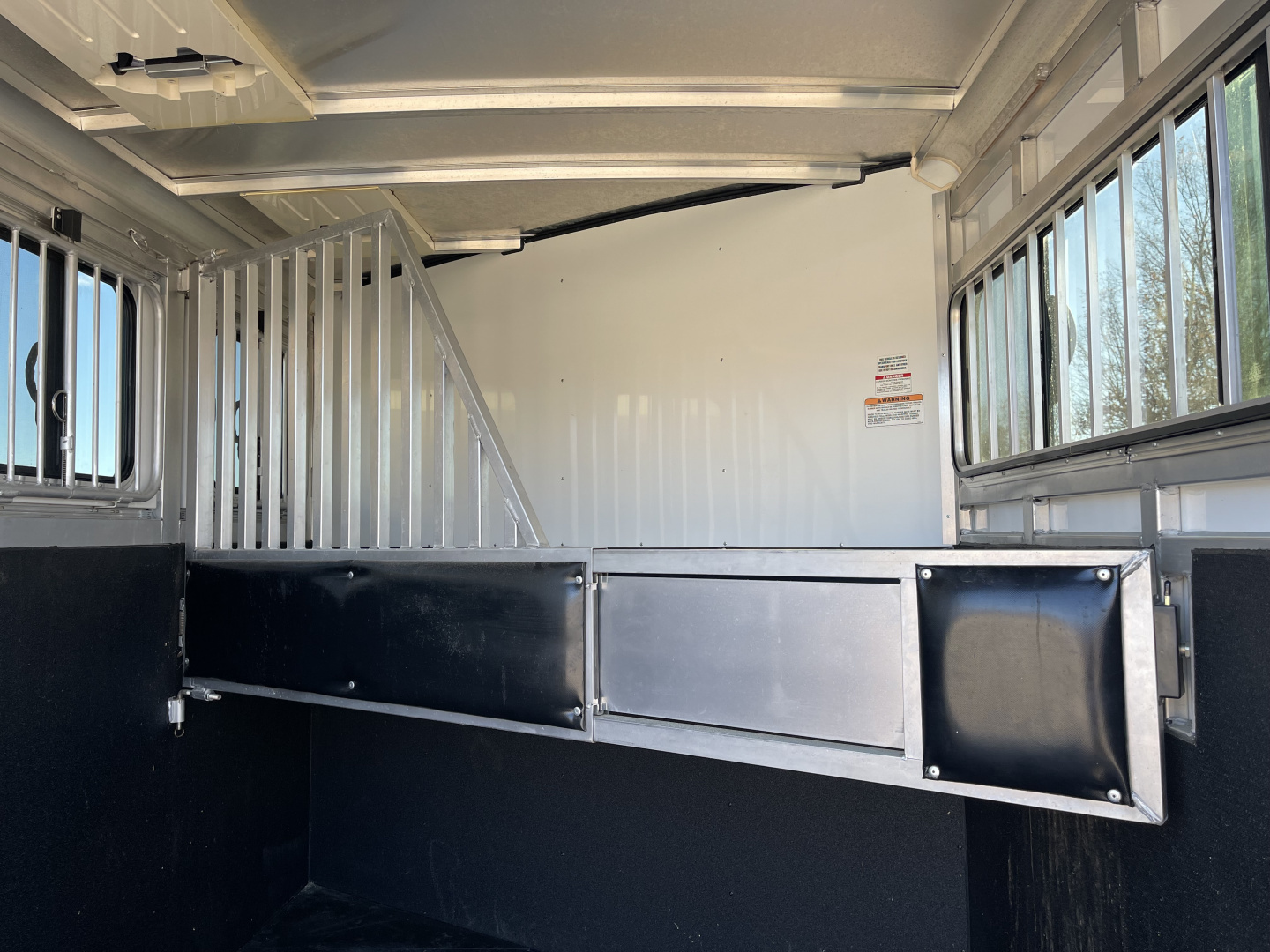 Used 2018 Sundowner 2 HR-BP SPORTMAN Horse Trailer