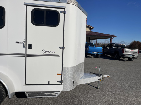 Used 2018 Sundowner 2 HR-BP SPORTMAN Horse Trailer