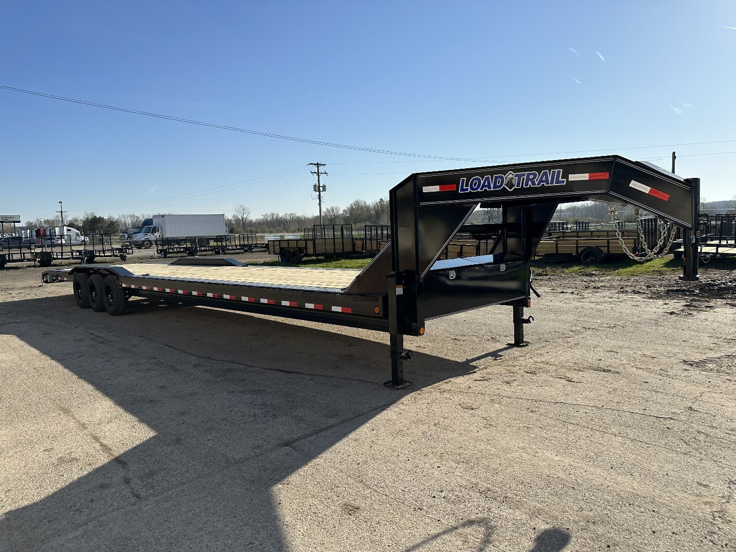 New 2026 Load Trail 102x40 Low-Pro w/Drive Over Fenders 21k Gooseneck Bodies