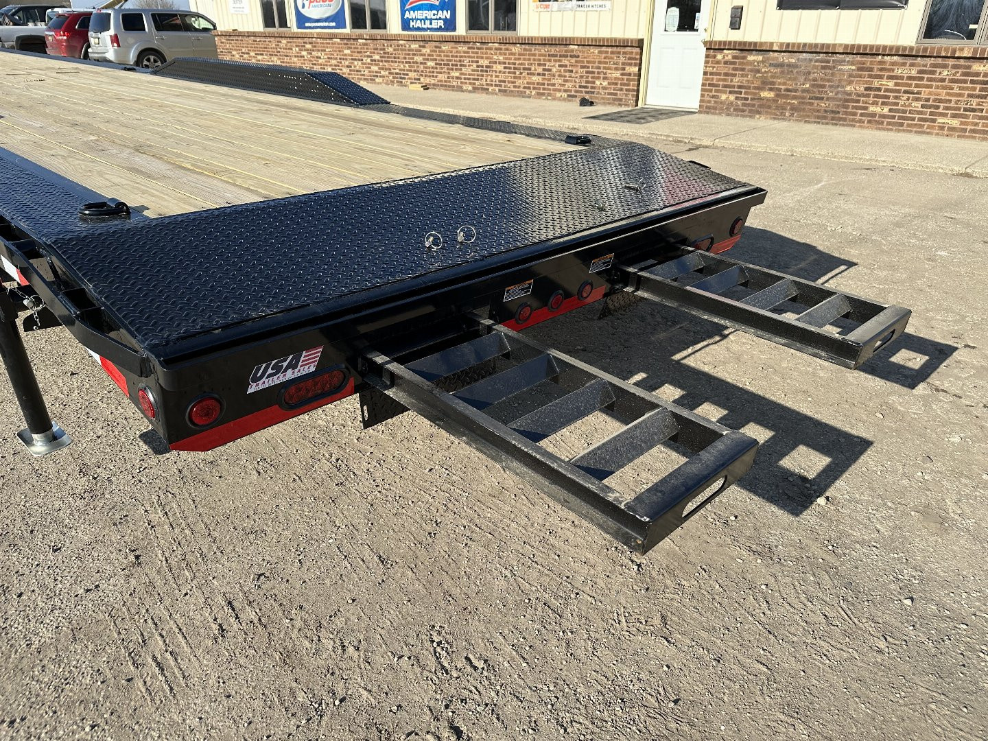 New 2026 Load Trail 102x40 Low-Pro w/Drive Over Fenders 21k Gooseneck Bodies