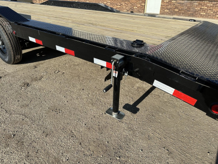 New 2026 Load Trail 102x40 Low-Pro w/Drive Over Fenders 21k Gooseneck Bodies