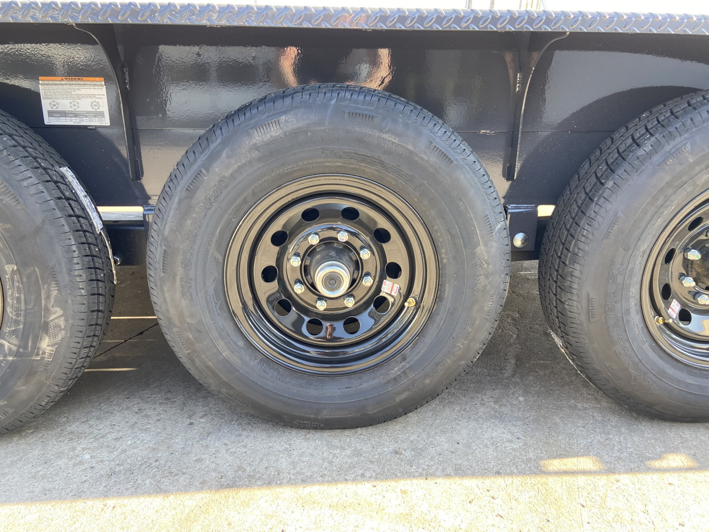 New Lamar 21K Equipment Trailer 40'