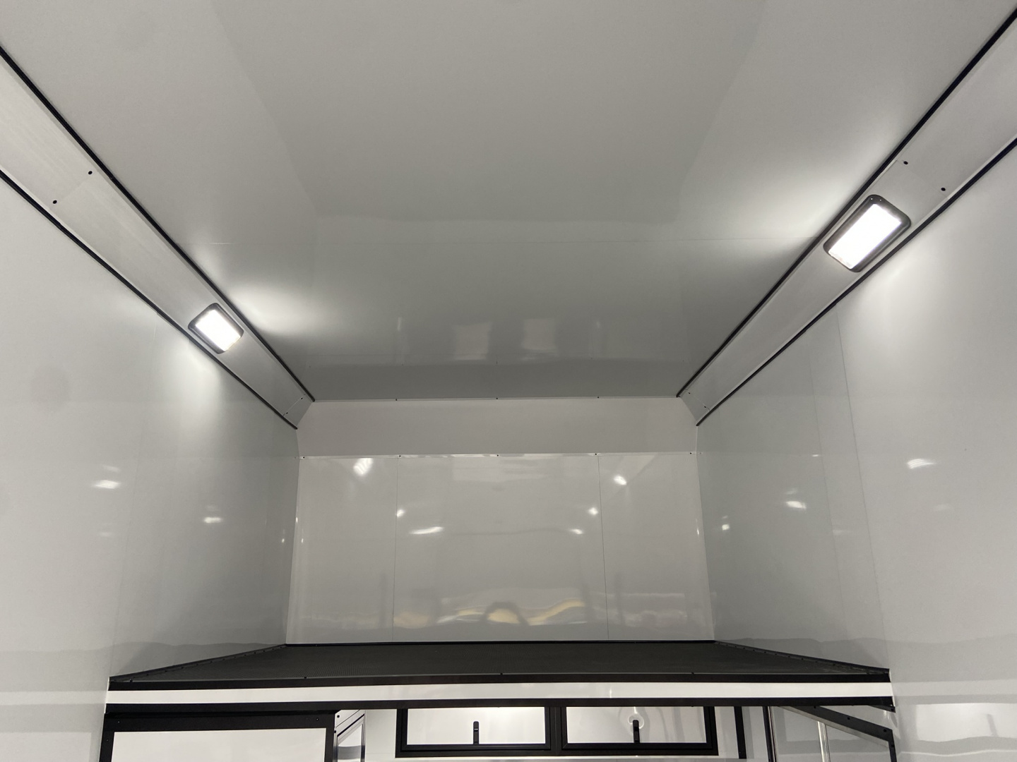 New United Trailers USH Stacker 34'