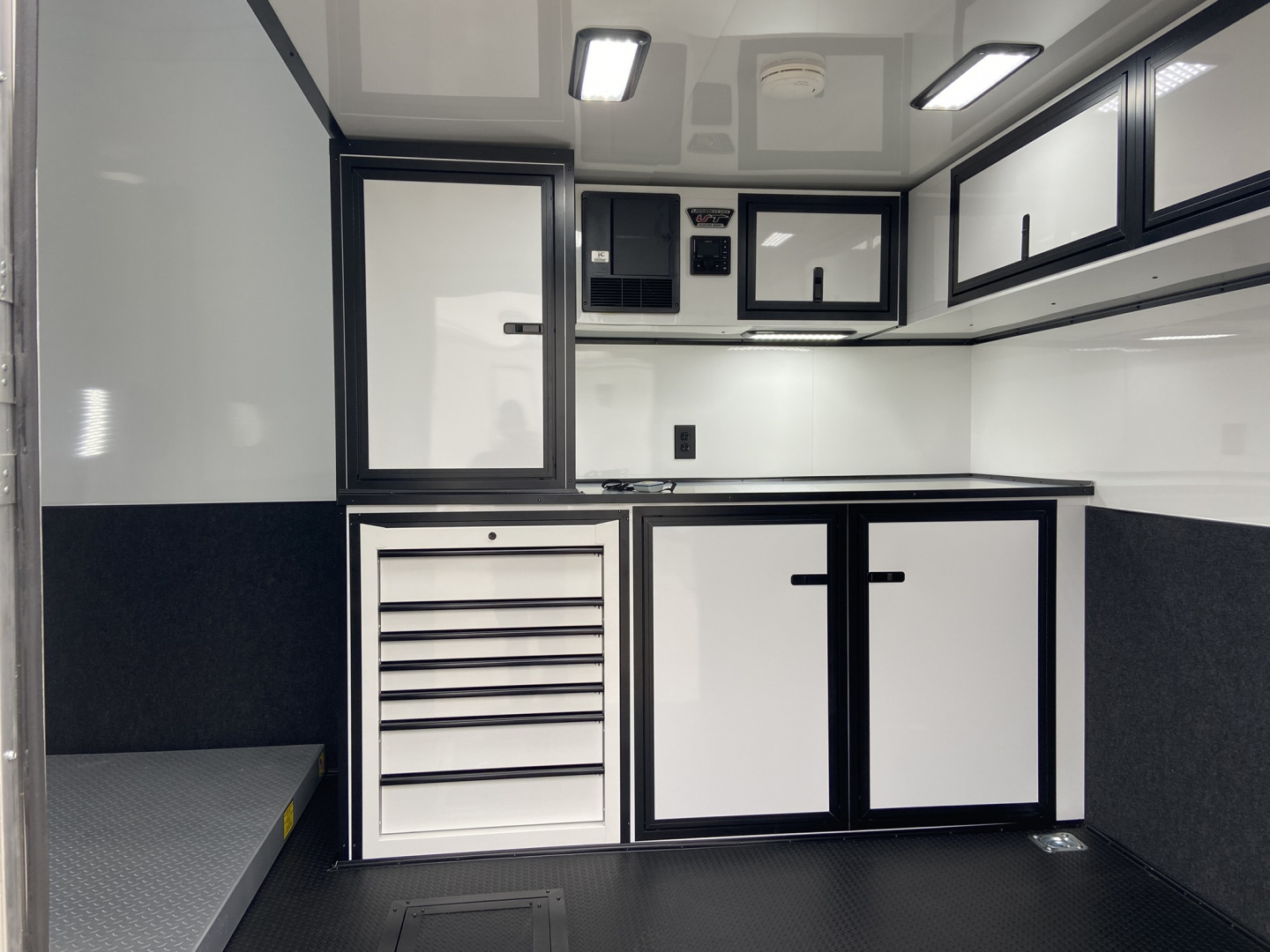 New United Trailers USH Stacker 34'