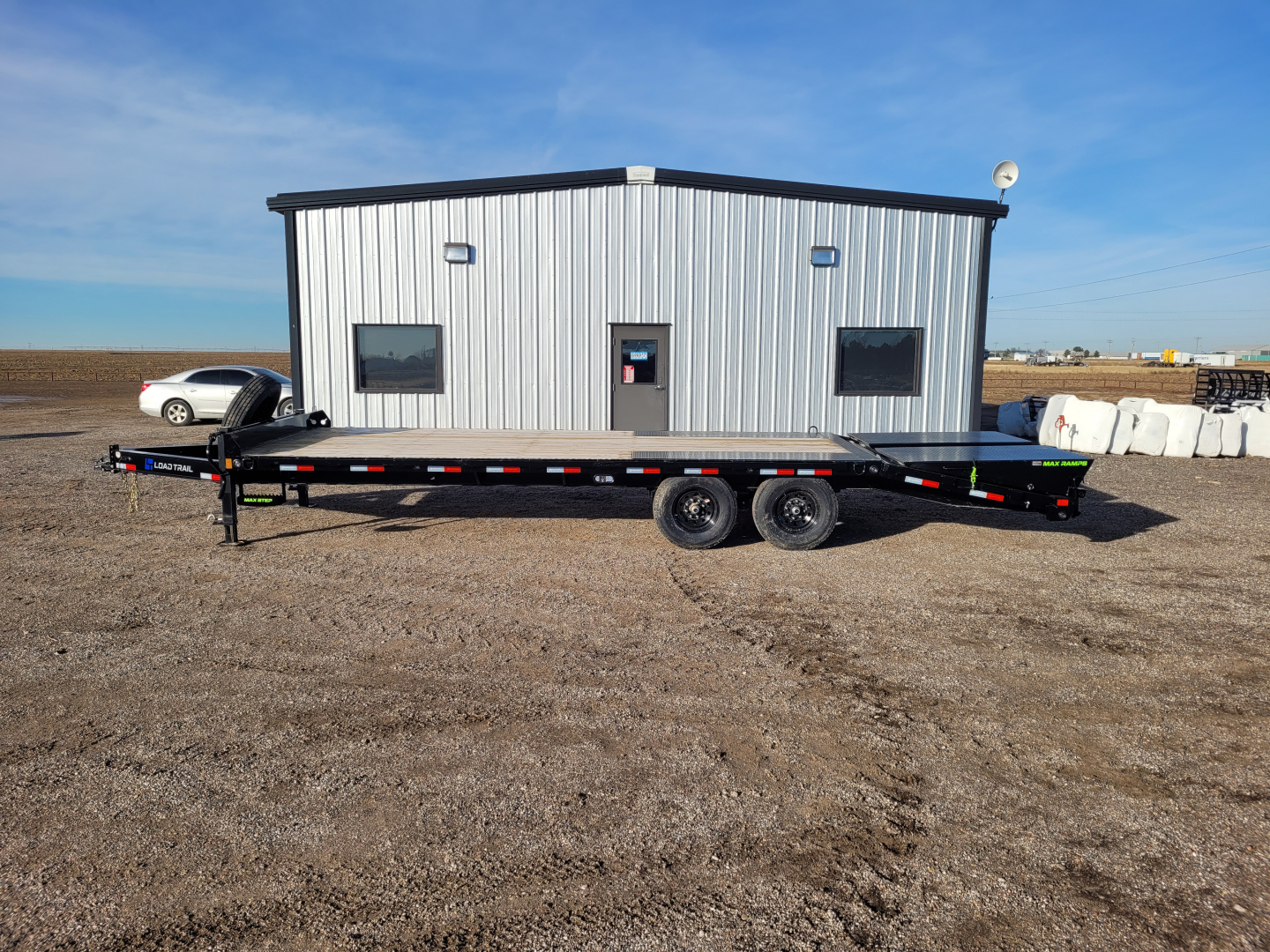 New 2026 Load Trail 102"x25' BP Deckover Trailer W/Max Ramps