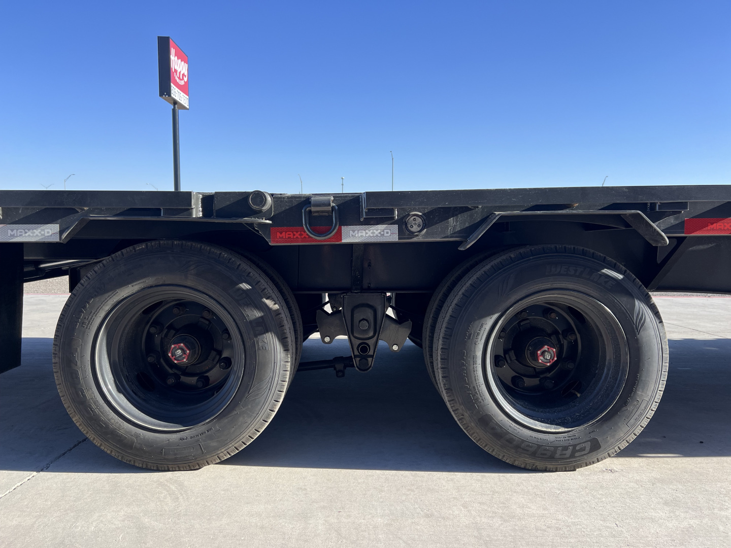 New 2026 102”x40’ MAXX-D GN Hydraulic Dovetail w/ Duals – YDX