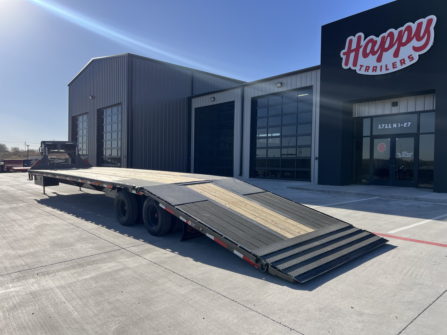 New 2026 102”x40’ MAXX-D GN Hydraulic Dovetail w/ Duals – YDX