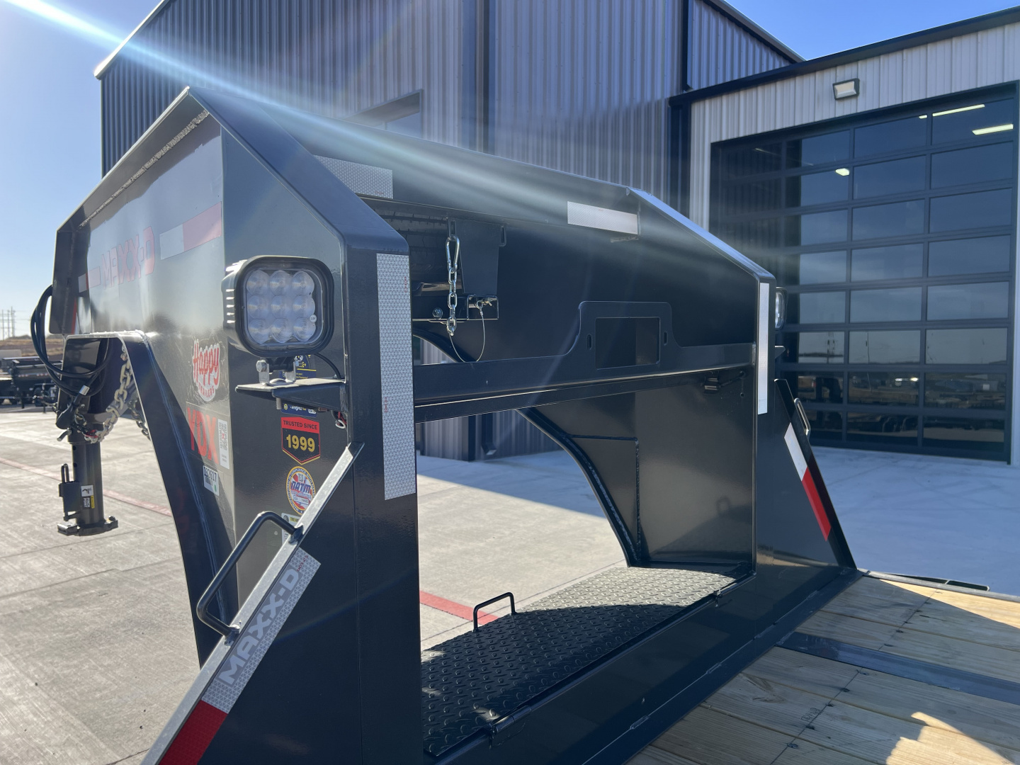 New 2026 102”x40’ MAXX-D GN Hydraulic Dovetail w/ Duals – YDX