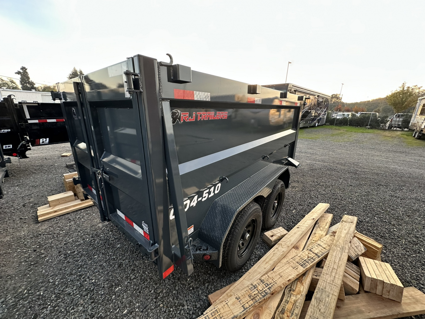 New 2026 R & J Trailers Inc D4-5X10 25 Dump Trailer