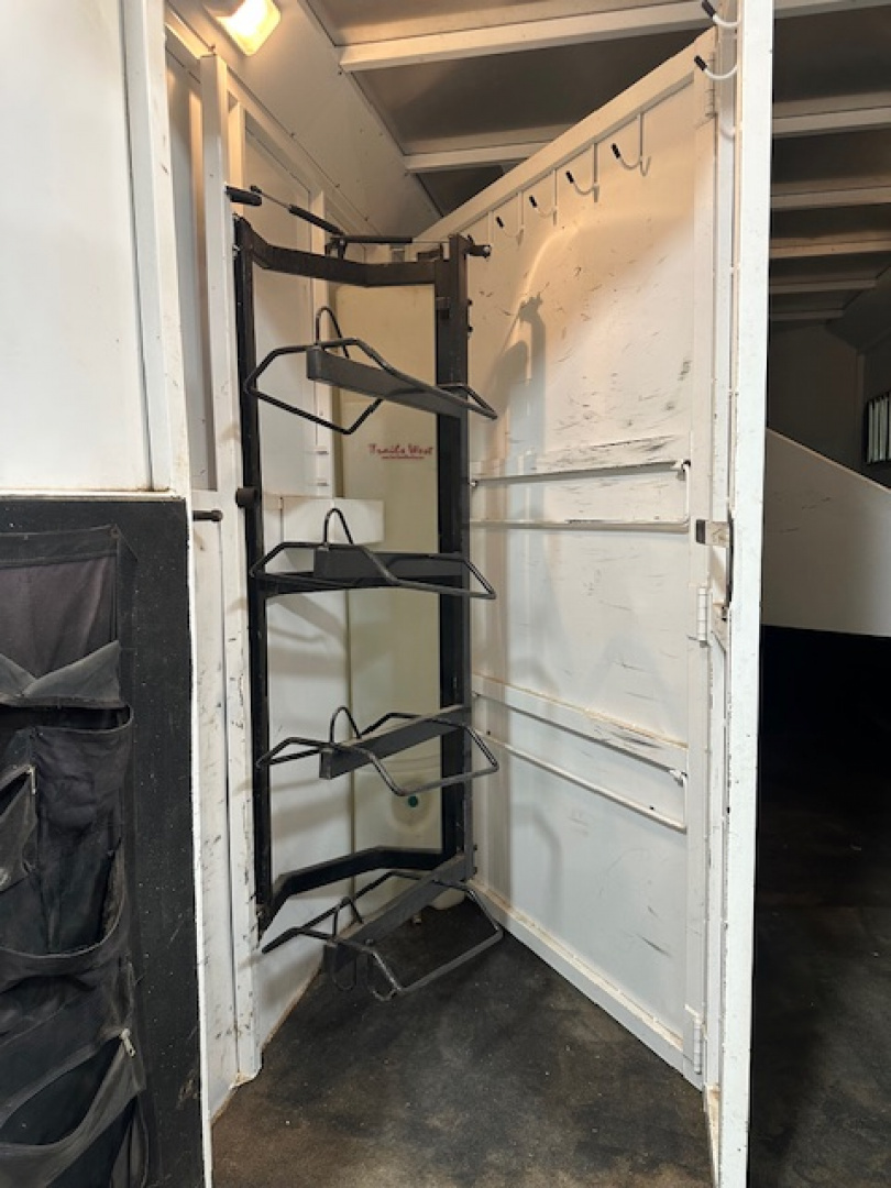 Used 2010 Trails West 8x13 LQ 4 Horse Classic