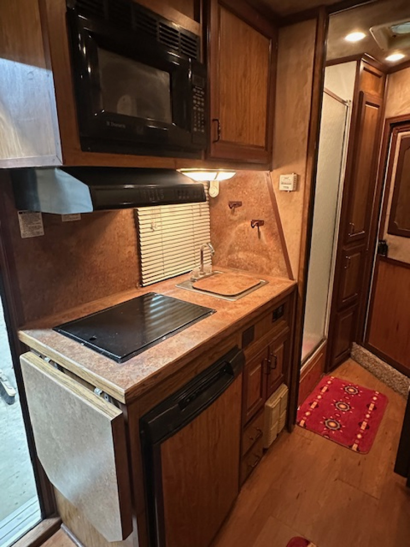 Used 2010 Trails West 8x13 LQ 4 Horse Classic