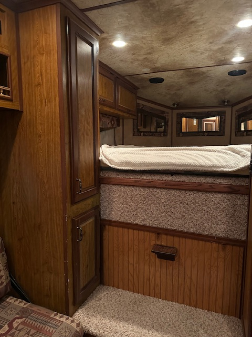 Used 2010 Trails West 8x13 LQ 4 Horse Classic