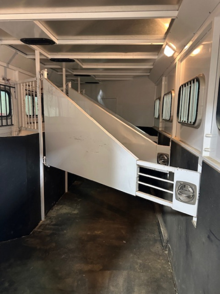 Used 2010 Trails West 8x13 LQ 4 Horse Classic