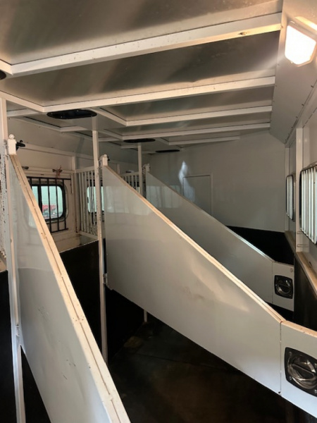 Used 2010 Trails West 8x13 LQ 4 Horse Classic