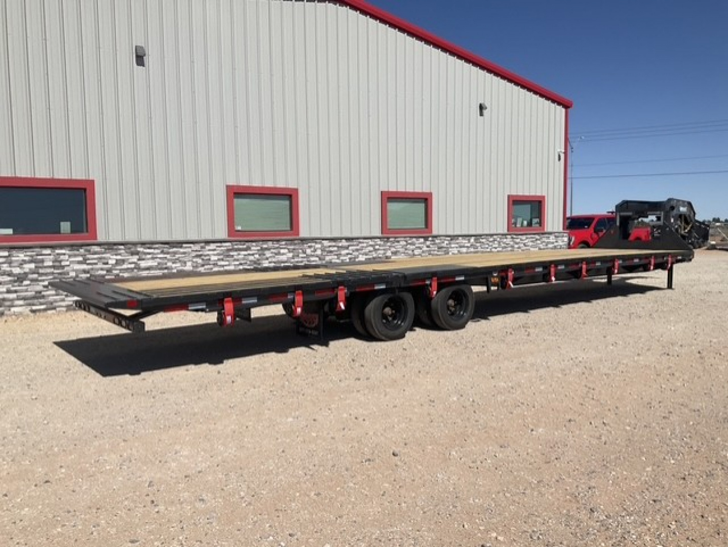 New 2026 Diamond C 102"x40' Engineered Beam FMAX216 w/ Hyd. Dovetail - 40K Pacesetter Edition