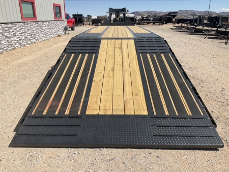 New 2026 Diamond C 102"x40' Engineered Beam FMAX216 w/ Hyd. Dovetail - 40K Pacesetter Edition