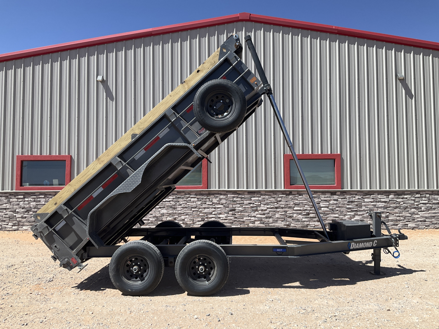 New 2026 Diamond C 77"x12' BP General Duty Telescopic Dump w/ 32" Sides - MDT206 Pacesetter Edition