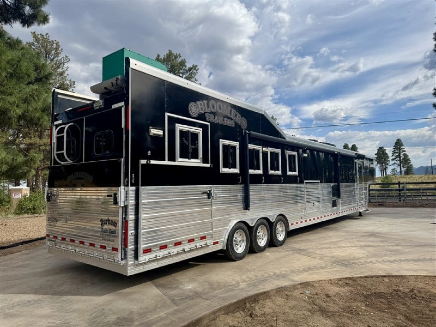 Used 2015 Bloomer Double Slide 5 Horse Trailer for sale in Flagstaff, AZ
