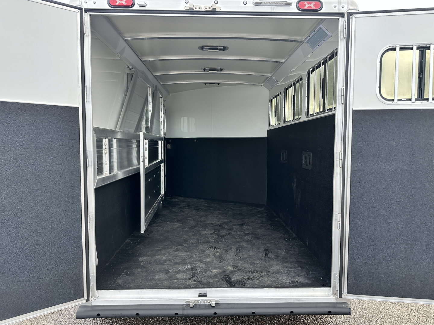 New 2026 Cimarron 3H Northstar R.T.G. GN Horse Trailer