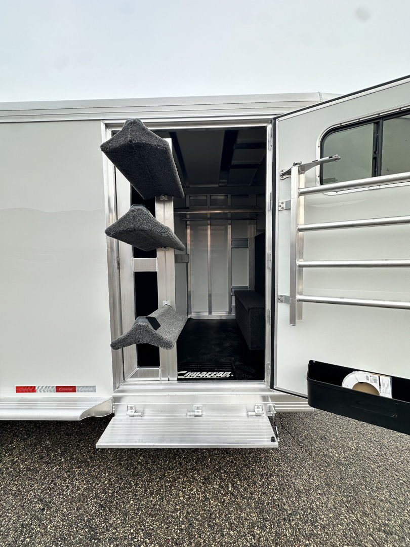 New 2026 Cimarron 3H Northstar R.T.G. GN Horse Trailer