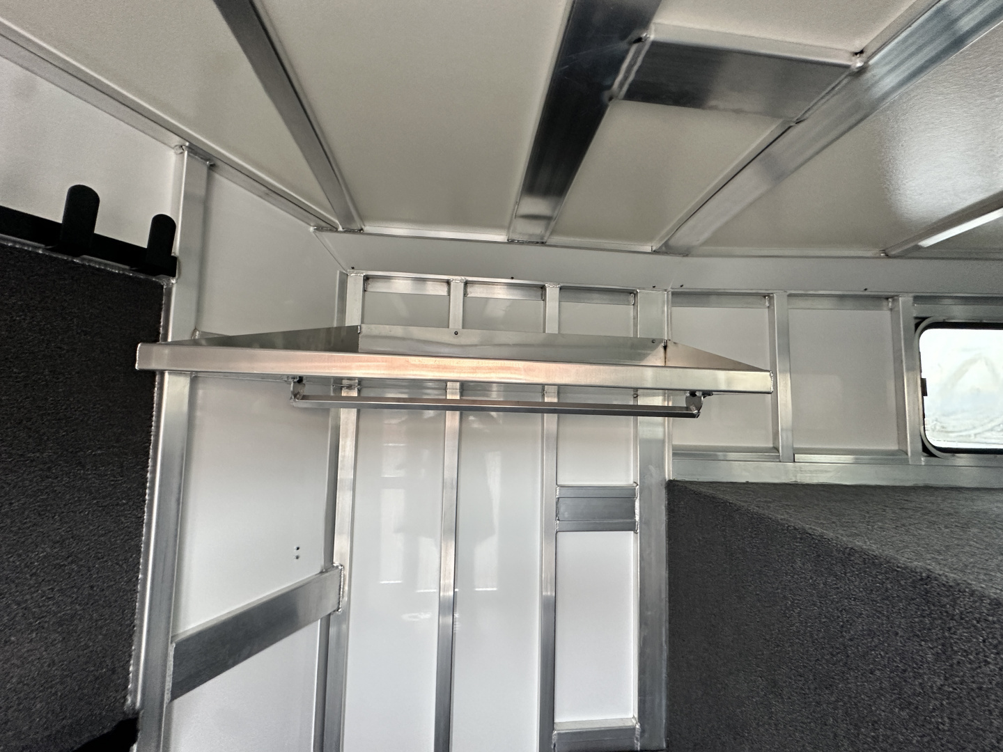 New 2026 Cimarron 3H Northstar R.T.G. GN Horse Trailer