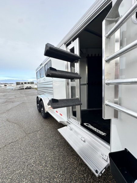 New 2026 Cimarron 3H Northstar R.T.G. GN Horse Trailer