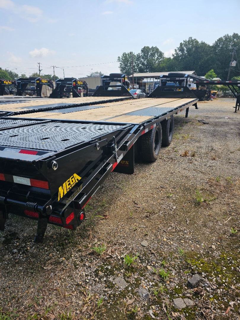 New 2026 Big Tex Trailers 22GN-30D5A-MRBK