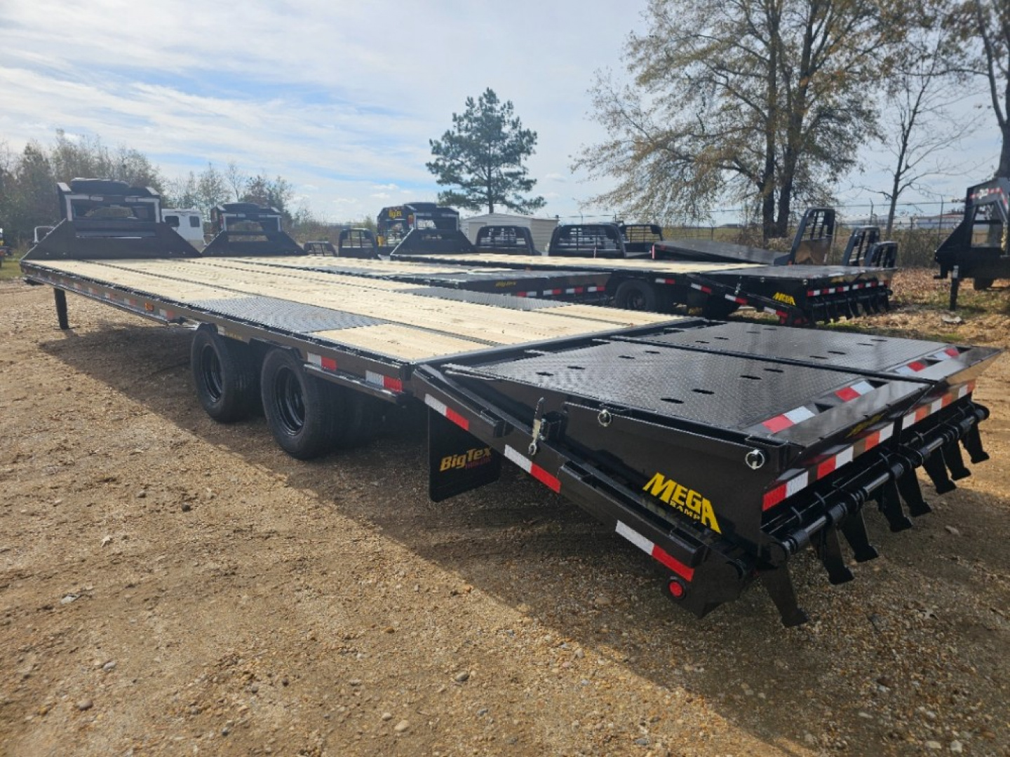 New 2026 Big Tex Trailers 22GN-30D5A-MRBK