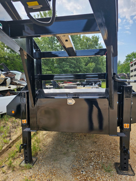 New 2026 Big Tex Trailers 22GN-30D5A-MRBK