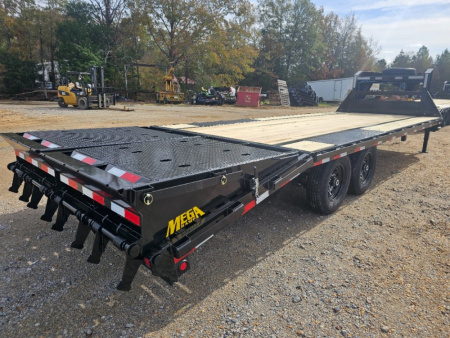 New 2026 Big Tex Trailers 14GN-25D5A-MRBK