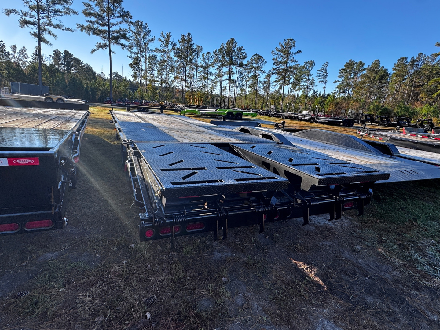 New 2026 Iron Bull 102X25 10-TON PINTLE W/ RR & HDSS SUSP Deckover Trailer