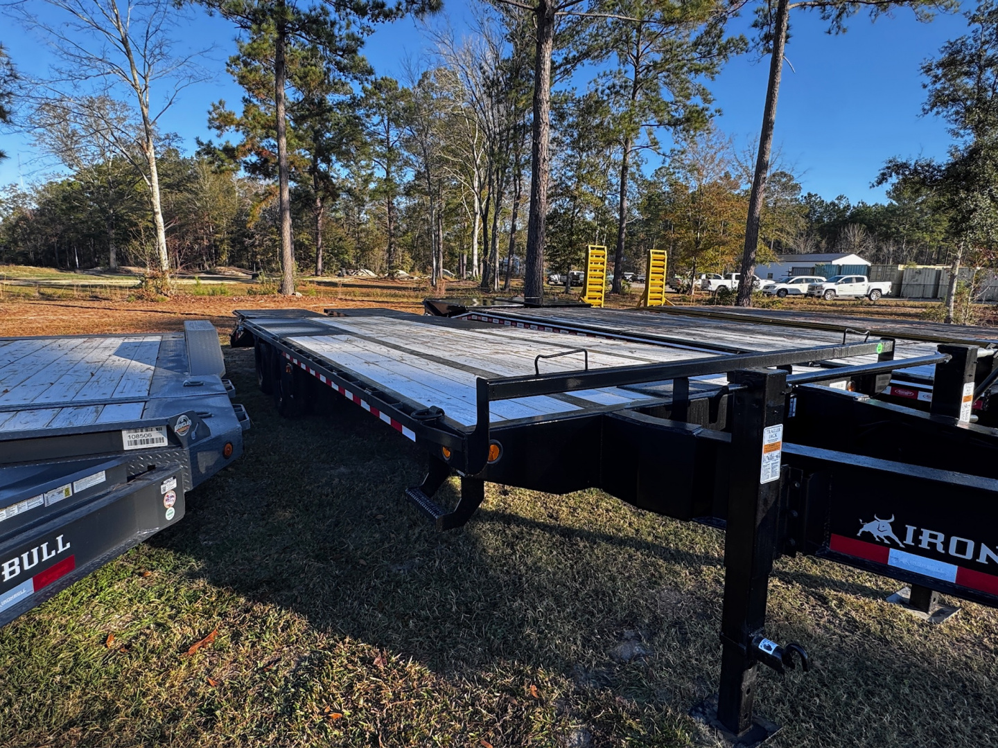 New 2026 Iron Bull 102X25 10-TON PINTLE W/ RR & HDSS SUSP Deckover Trailer