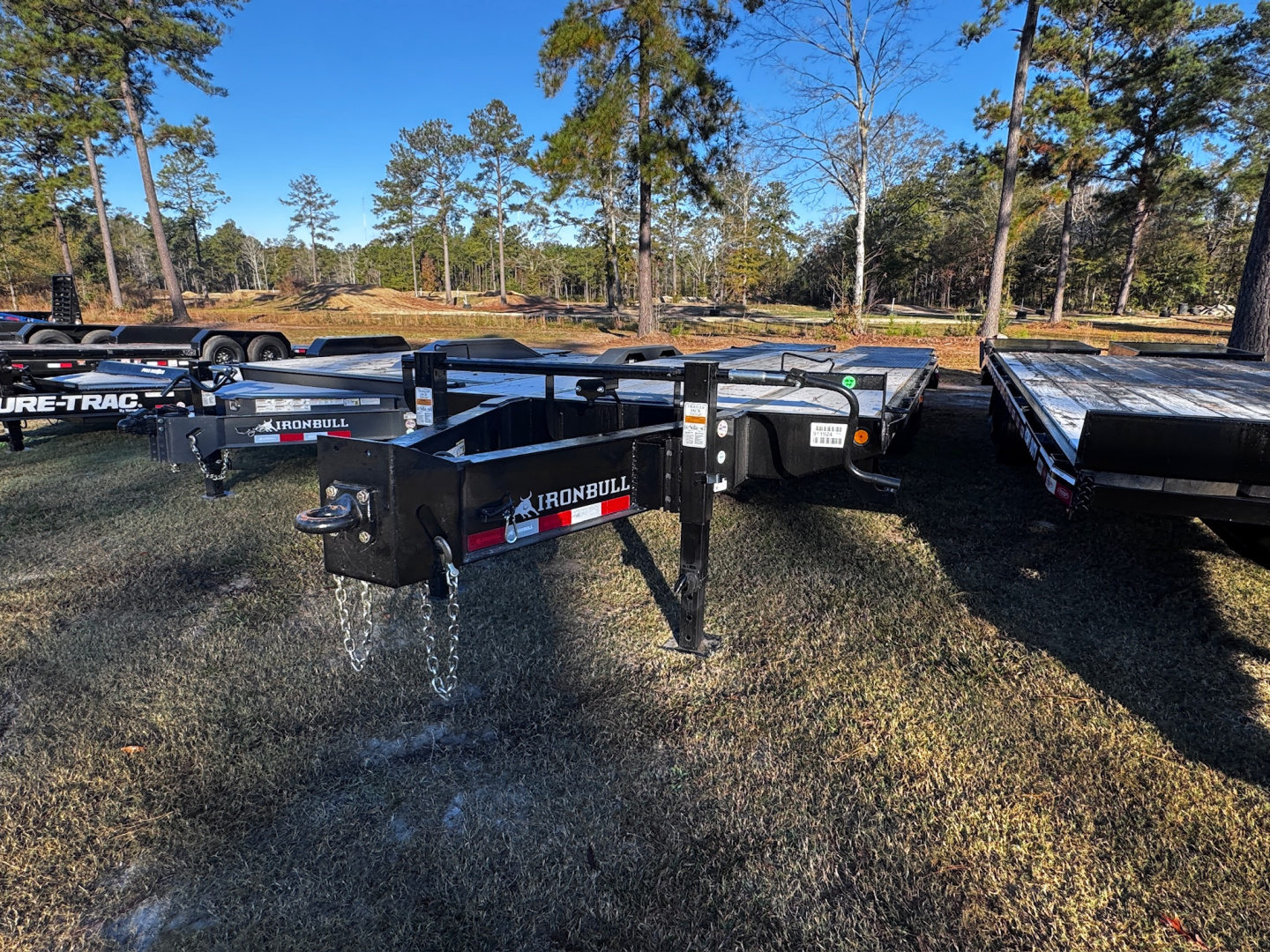 New 2026 Iron Bull 102X25 10-TON PINTLE W/ RR & HDSS SUSP Deckover Trailer