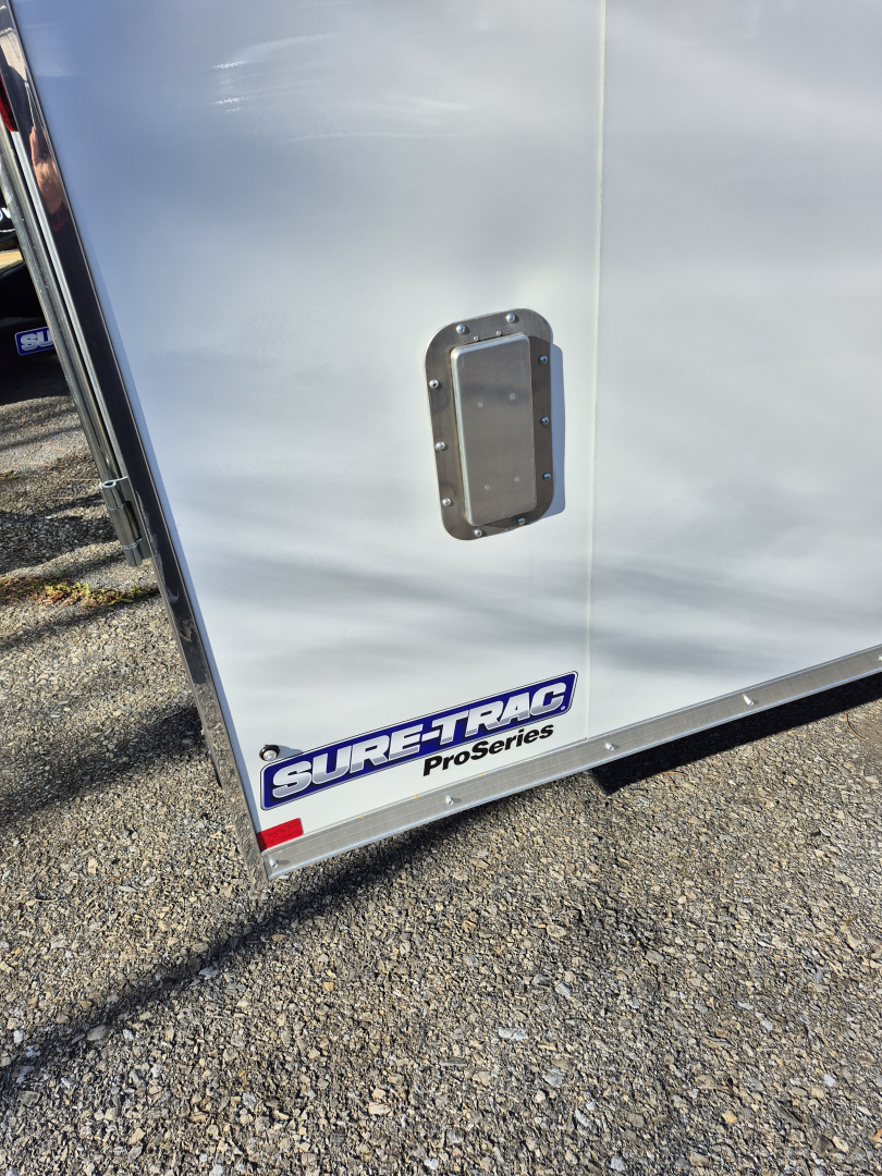 New 2026 Sure-Trac 8.5X22 LANDSCAPE PRO 10K Cargo / Enclosed Trailer