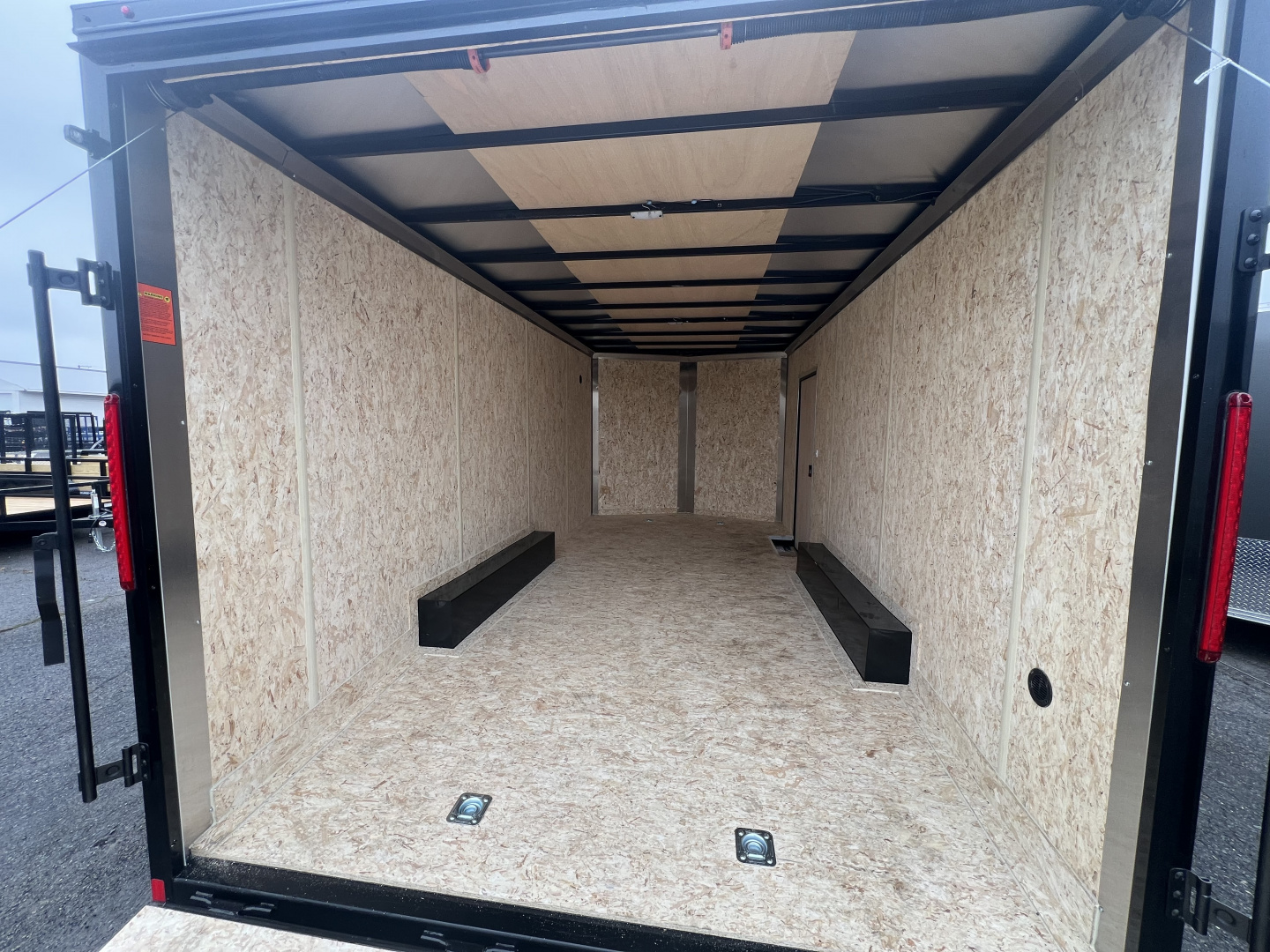 New 2026 Look Trailers 8.5x18 7K ST-DLX RAMP DOOR Cargo / Enclosed Trailer