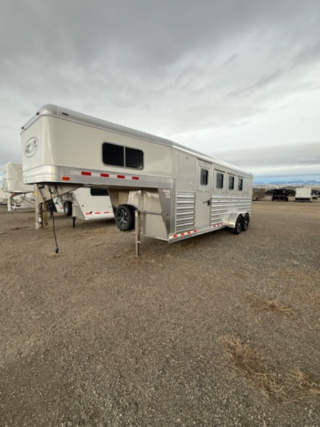New 2026 4-Star Trailers 4H GN Horse Trailer
