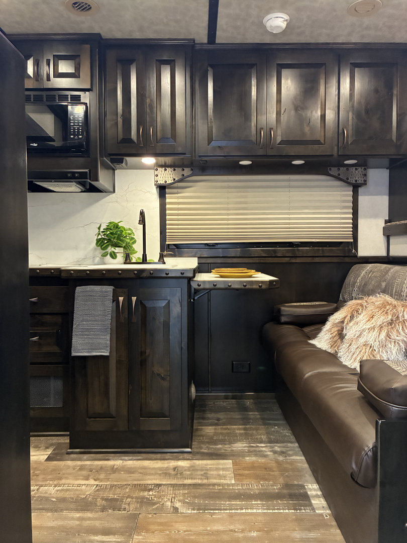 New 2026 Cimarron Trailers 3 Horse 10' 8" Trail Boss Conversions Living Quarters Horse Trailer