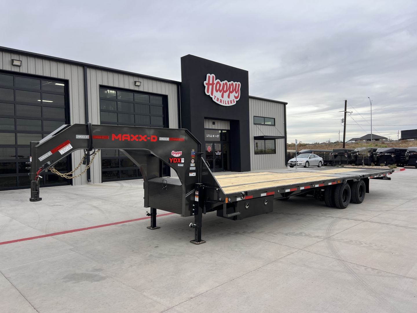 New 2026 MAXX-D 102”x32’ Gooseneck Hydraulic Dovetail Flatbed w/ Duals – YDX