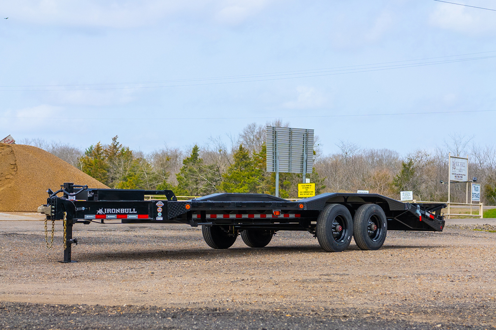 New 2026 Iron Bull EHB0222102 Equipment Trailer / 102" WIDE X 22' (18' FLAT 4' DOVETAIL ) RAMPPAGE RAMPS / 2-10,000# ELECTRIC BRAKE AXLES / 235/75R 17.5" 18 PLY TIRE AND WHEEL / MATCHING SPARE TIRE AND WHEEL / JUMBO TOOL BOX