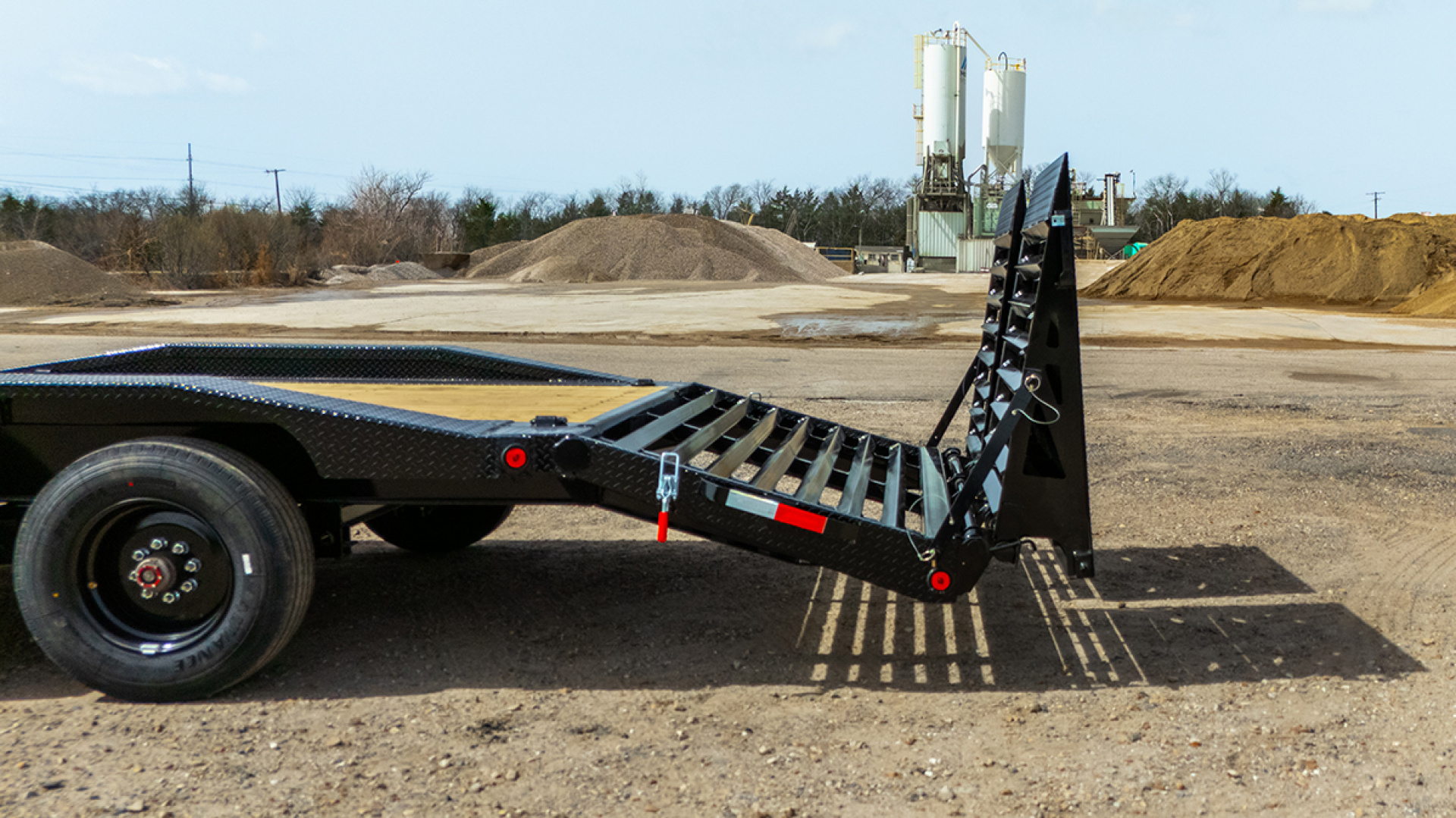 New 2026 Iron Bull EHB0222102 Equipment Trailer / 102" WIDE X 22' (18' FLAT 4' DOVETAIL ) RAMPPAGE RAMPS / 2-10,000# ELECTRIC BRAKE AXLES / 235/75R 17.5" 18 PLY TIRE AND WHEEL / MATCHING SPARE TIRE AND WHEEL / JUMBO TOOL BOX