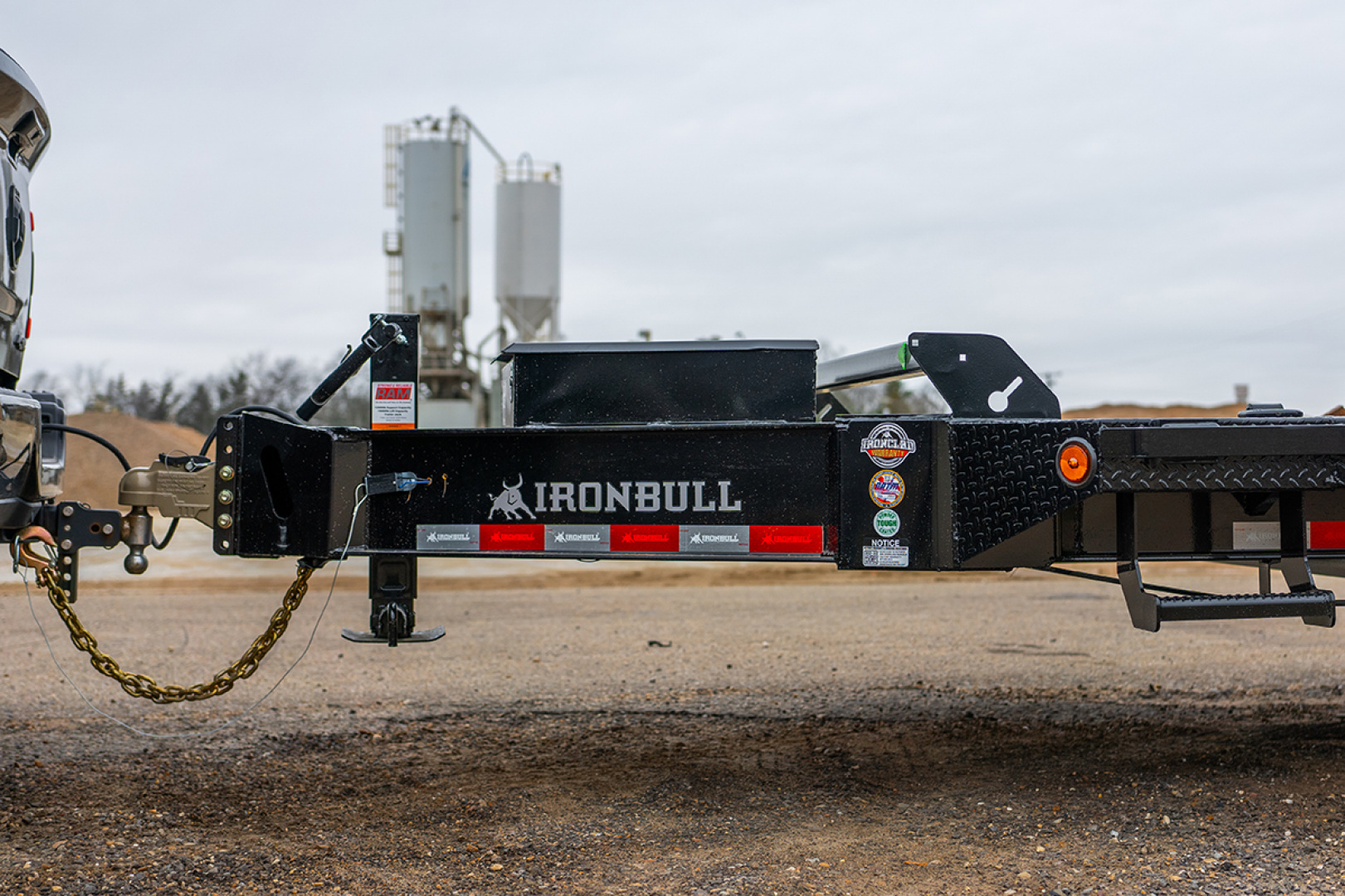 New 2026 Iron Bull EHB0222102 Equipment Trailer / 102" WIDE X 22' (18' FLAT 4' DOVETAIL ) RAMPPAGE RAMPS / 2-10,000# ELECTRIC BRAKE AXLES / 235/75R 17.5" 18 PLY TIRE AND WHEEL / MATCHING SPARE TIRE AND WHEEL / JUMBO TOOL BOX