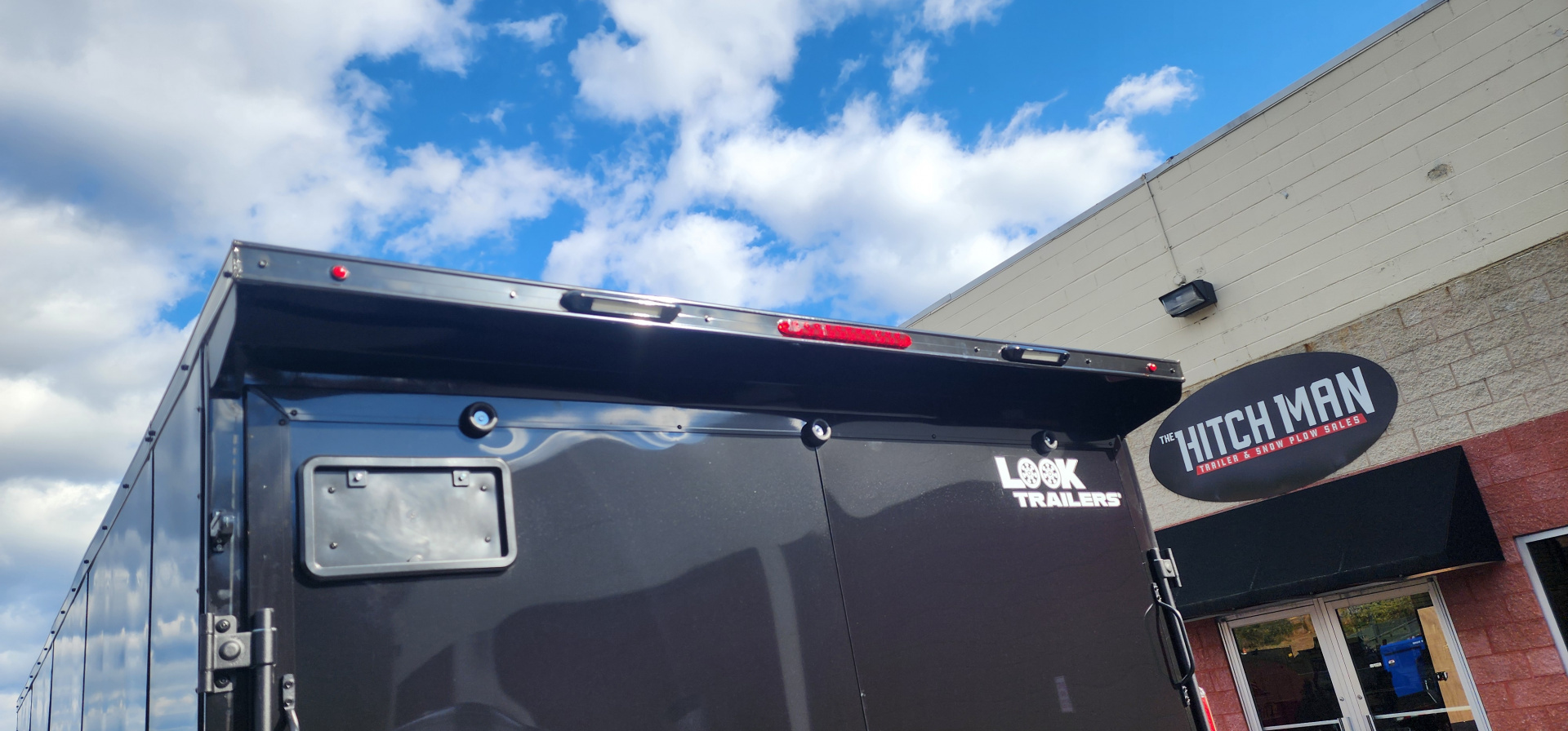 New 8.5 x 18 Look Element Se V-Nose Auto Hauler Blackout Package 10k / Enclosed Car Trailer