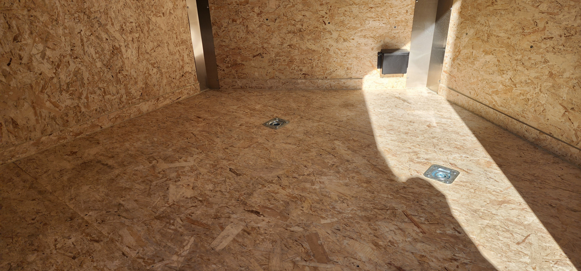 New 8.5 x 18 Look Element Se V-Nose Auto Hauler Blackout Package 10k / Enclosed Car Trailer