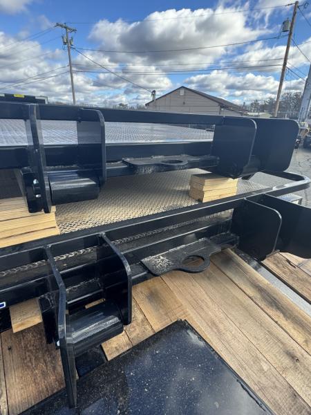 New 2025 Load Trail 16' Triaxle Roll Off / (2) 19 Yard Tubs