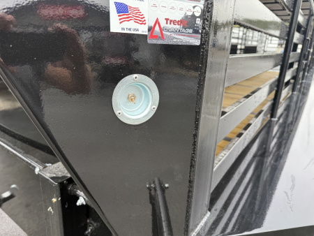 New ST3621G TEXAS TRAILERS 36' GOOSENECK STOCK TRAILER W/ TRIPLE AXLES, LRG TIRES, & LED LOAD LIGHTS