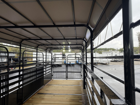 New ST3621G TEXAS TRAILERS 36' GOOSENECK STOCK TRAILER W/ TRIPLE AXLES, LRG TIRES, & LED LOAD LIGHTS