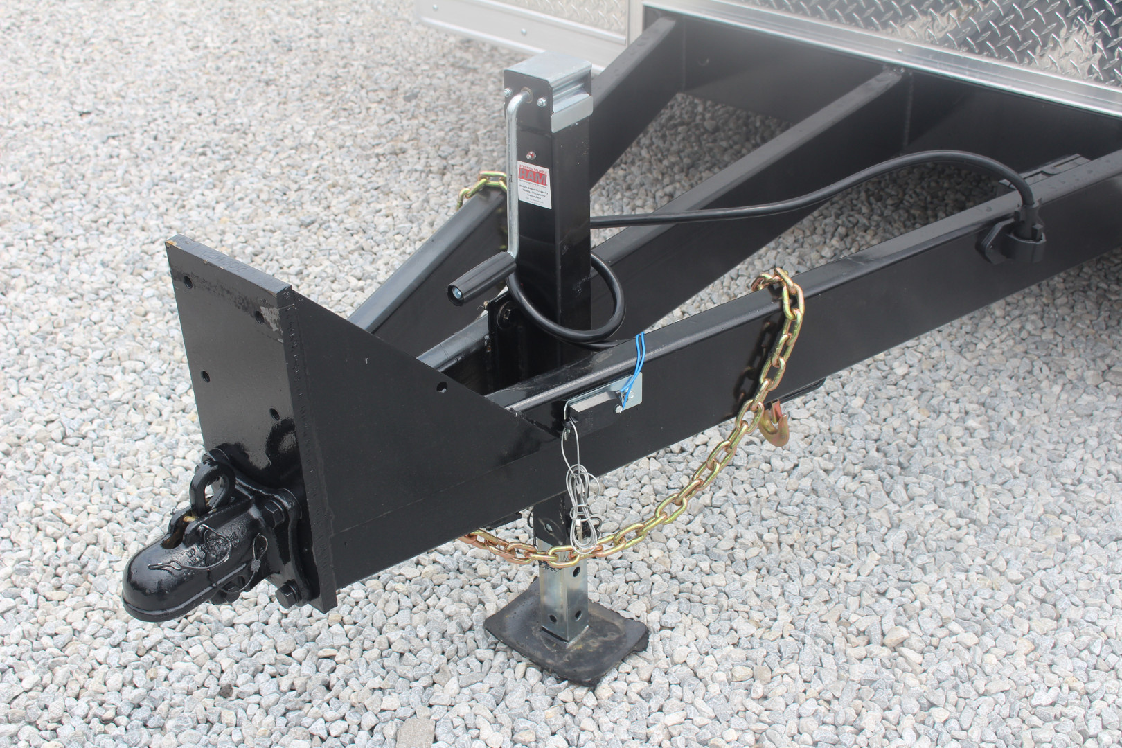 New 2026 United Trailers UXT-8.518TA52 Cargo / Enclosed Trailer